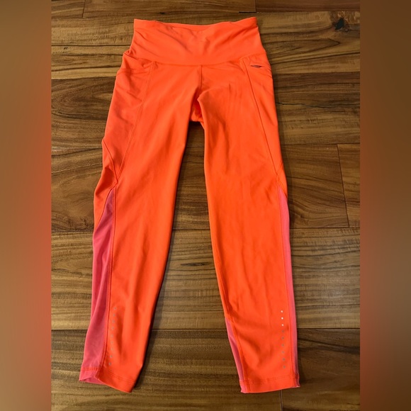 Old Navy Active Coral Powersoft Leggings Size M. - Picture 1 of 4